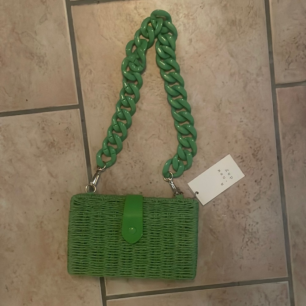 Green wicker bag 💚